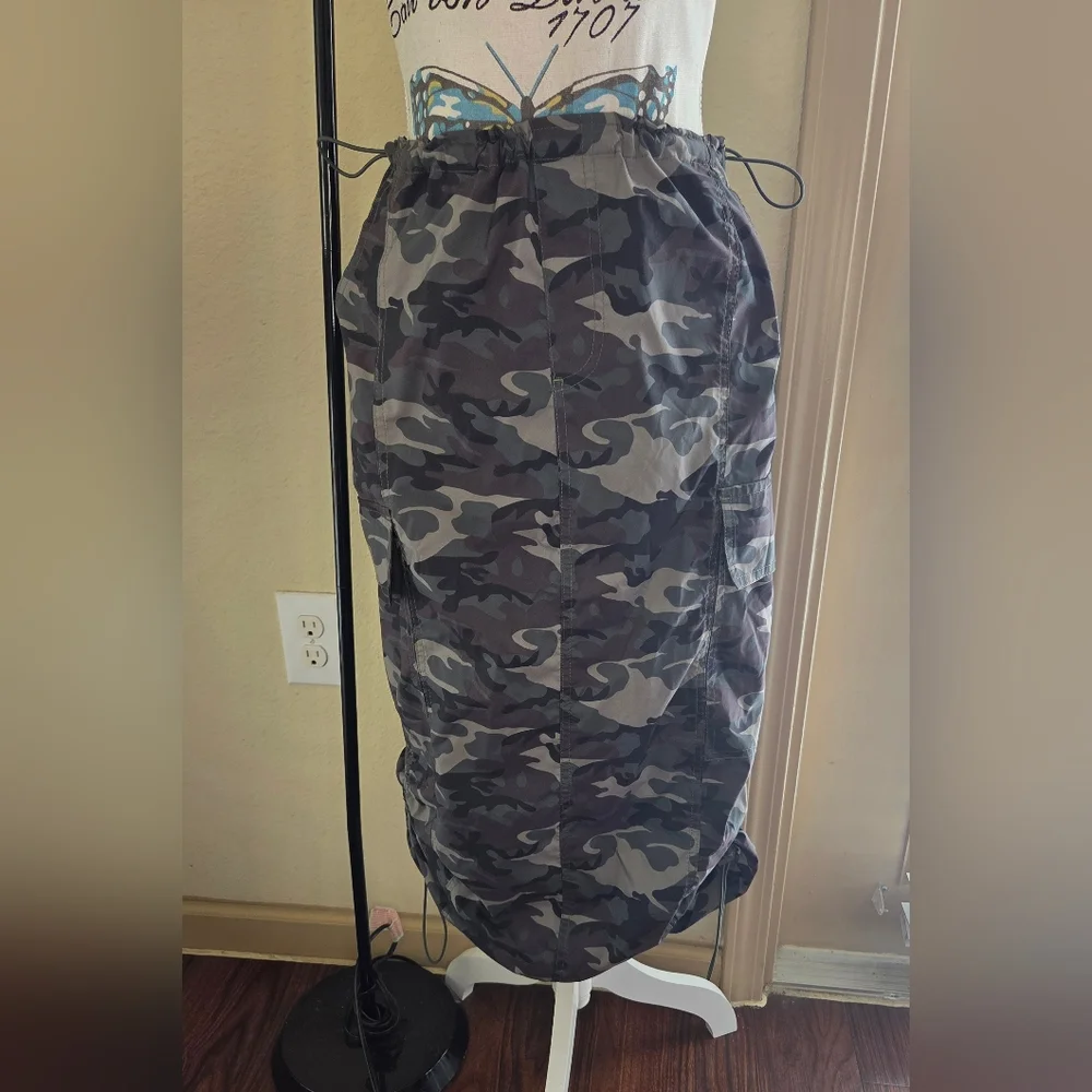 Vintage Almost Famous Camouflage Midi Skirt - Picture 1 of 4